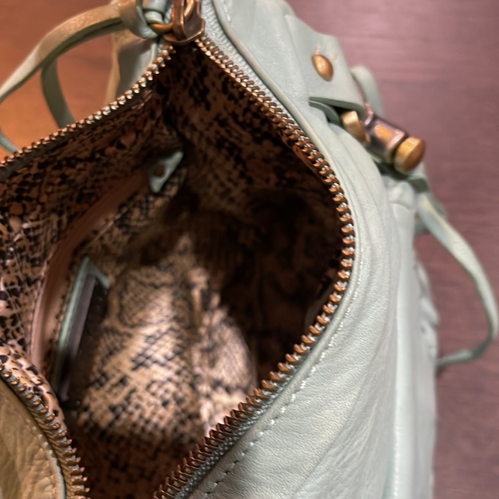 Handbag - Picture 11 of 14